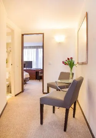 Dom Carlos Park Готель 3*